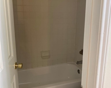 501 W 26th St - Photo Thumbnail 9