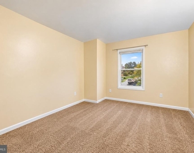 9065 N Laurel Road - Photo Thumbnail 13