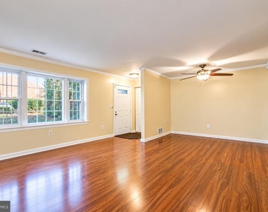 9065 N Laurel Road - Photo Thumbnail 2