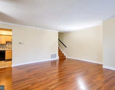9065 N Laurel Road - Photo Thumbnail 1