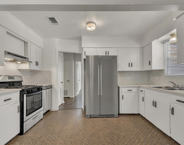 5408 Joe Sayers Ave - Photo Thumbnail 7