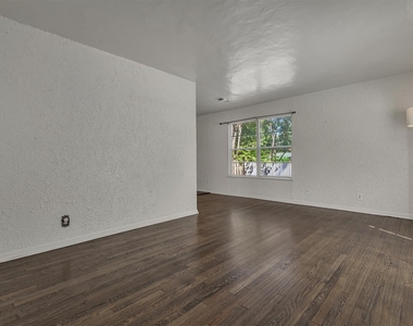 5408 Joe Sayers Ave - Photo Thumbnail 2