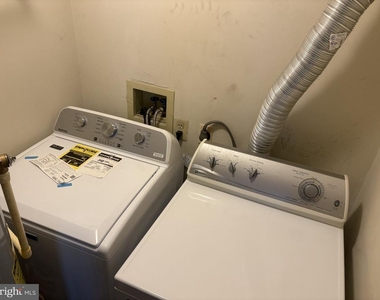 902 Swallow Crest Court - Photo Thumbnail 5