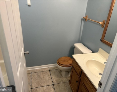 902 Swallow Crest Court - Photo Thumbnail 8