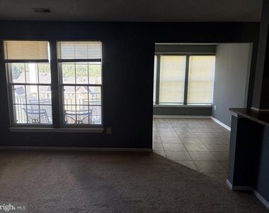 902 Swallow Crest Court - Photo Thumbnail 2