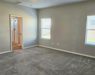 613 Donegal Ln - Photo Thumbnail 10