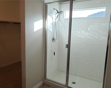 613 Donegal Ln - Photo Thumbnail 12