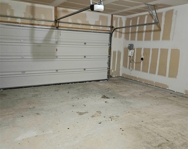 613 Donegal Ln - Photo Thumbnail 15