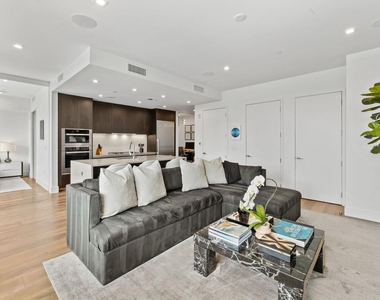 501 West Ave - Photo Thumbnail 11