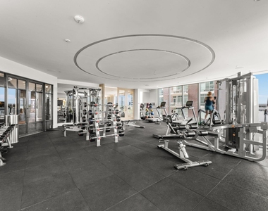 501 West Ave - Photo Thumbnail 31