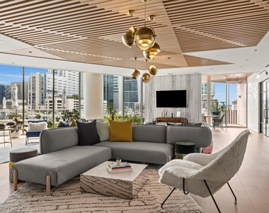 501 West Ave - Photo Thumbnail 27