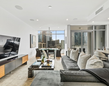 501 West Ave - Photo Thumbnail 9