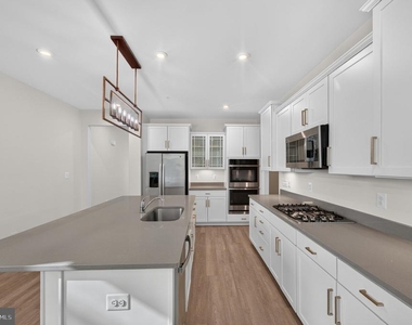 1528 Crampton Street - Photo Thumbnail 9