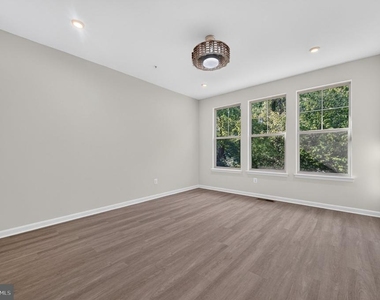 1528 Crampton Street - Photo Thumbnail 15