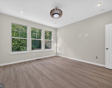 1528 Crampton Street - Photo Thumbnail 18