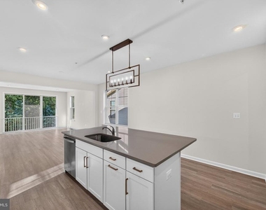 1528 Crampton Street - Photo Thumbnail 10