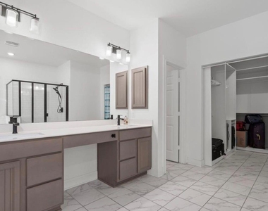 1201 Euless Ln - Photo Thumbnail 14