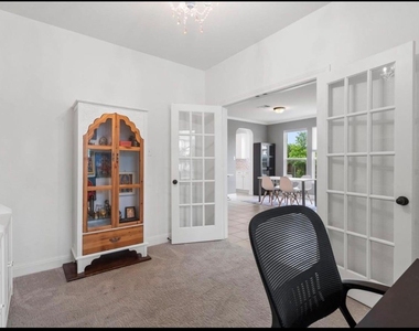 1201 Euless Ln - Photo Thumbnail 5
