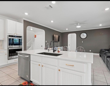 1201 Euless Ln - Photo Thumbnail 11