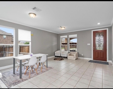 1201 Euless Ln - Photo Thumbnail 2