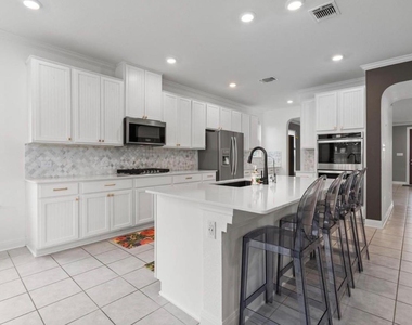 1201 Euless Ln - Photo Thumbnail 8