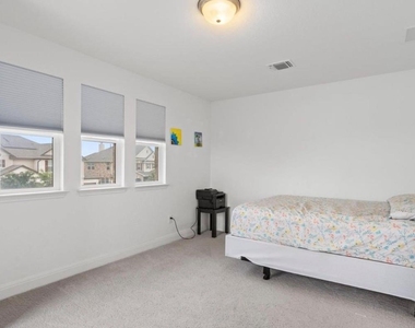 1201 Euless Ln - Photo Thumbnail 16