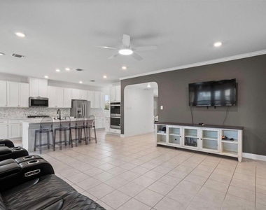 1201 Euless Ln - Photo Thumbnail 7