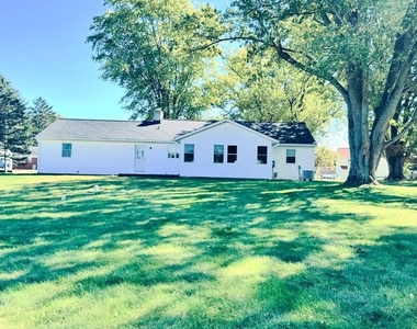 1110 Corky Drive - Photo Thumbnail 3