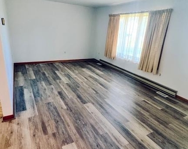 1110 Corky Drive - Photo Thumbnail 10