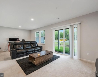 10303 Alta Place - Photo Thumbnail 20