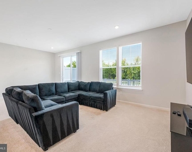 10303 Alta Place - Photo Thumbnail 9