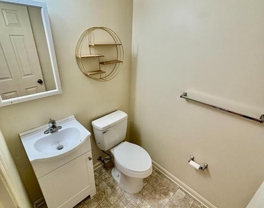 405 Carroll Street - Photo Thumbnail 5