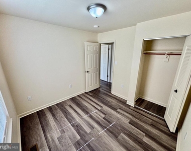405 Carroll Street - Photo Thumbnail 16