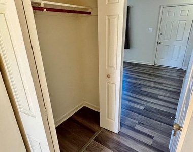 405 Carroll Street - Photo Thumbnail 6