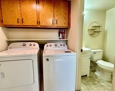 405 Carroll Street - Photo Thumbnail 3