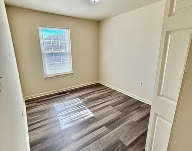 405 Carroll Street - Photo Thumbnail 17