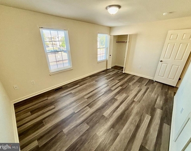 405 Carroll Street - Photo Thumbnail 11