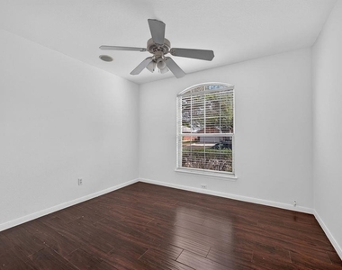 2113 Pearson Way - Photo Thumbnail 23