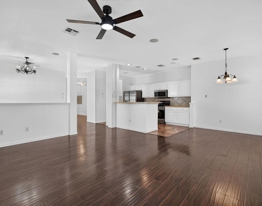 2113 Pearson Way - Photo Thumbnail 3