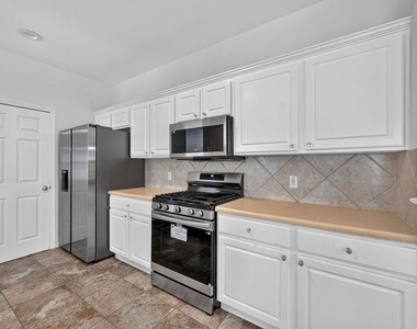 2113 Pearson Way - Photo Thumbnail 12