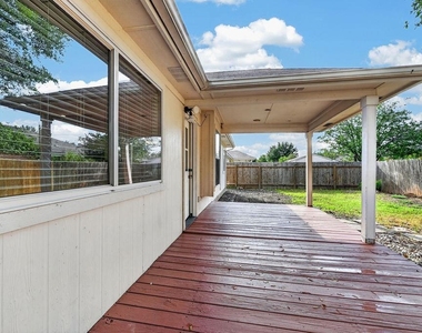 2113 Pearson Way - Photo Thumbnail 27