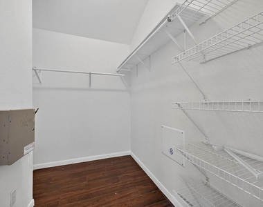2113 Pearson Way - Photo Thumbnail 19
