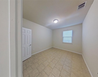 176 Mayney Ln - Photo Thumbnail 8