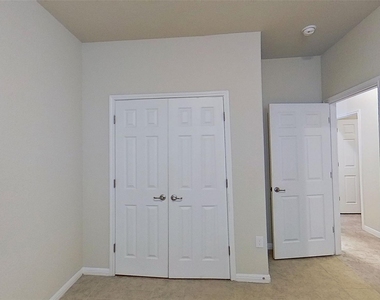 176 Mayney Ln - Photo Thumbnail 6