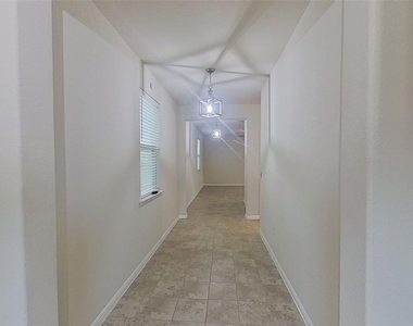 176 Mayney Ln - Photo Thumbnail 2