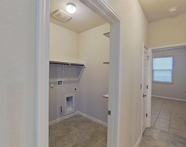 176 Mayney Ln - Photo Thumbnail 4