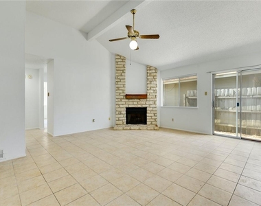 16803 Pocono Dr - Photo Thumbnail 10