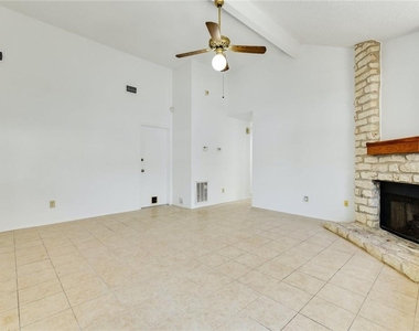 16803 Pocono Dr - Photo Thumbnail 9
