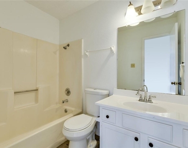 16803 Pocono Dr - Photo Thumbnail 21