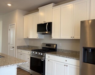 7618 Johnnycake Road - Photo Thumbnail 12